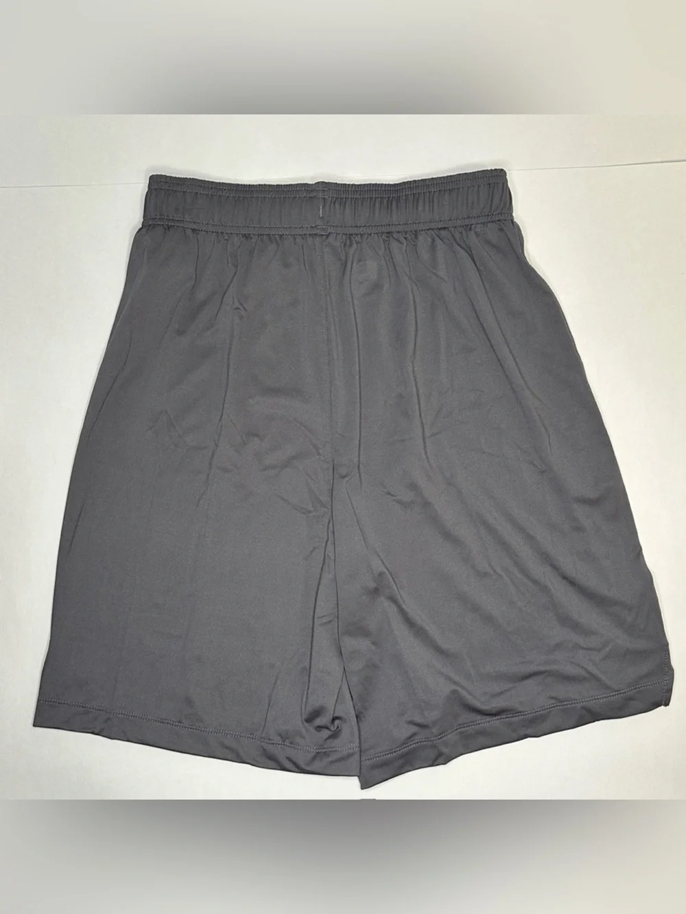 NWT Under Armour Tech Vent 8